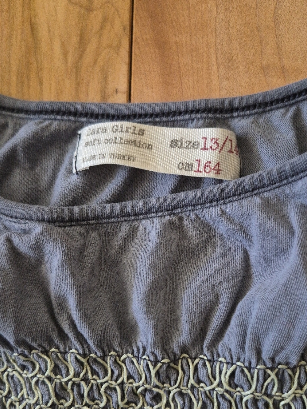Girls Size 13/14 Zara Girls Smocked Scoop Neck Tee in Slate Gray - Picture 2 of 3